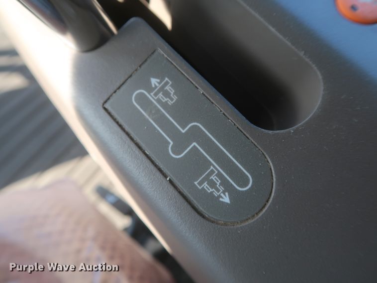 image for item DJ1821 2016 John Deere S670 STS  combine