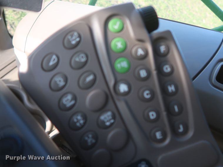 image for item DJ1821 2016 John Deere S670 STS  combine