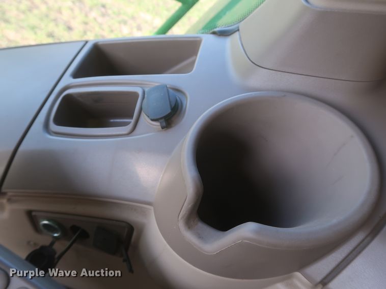 image for item DJ1821 2016 John Deere S670 STS  combine