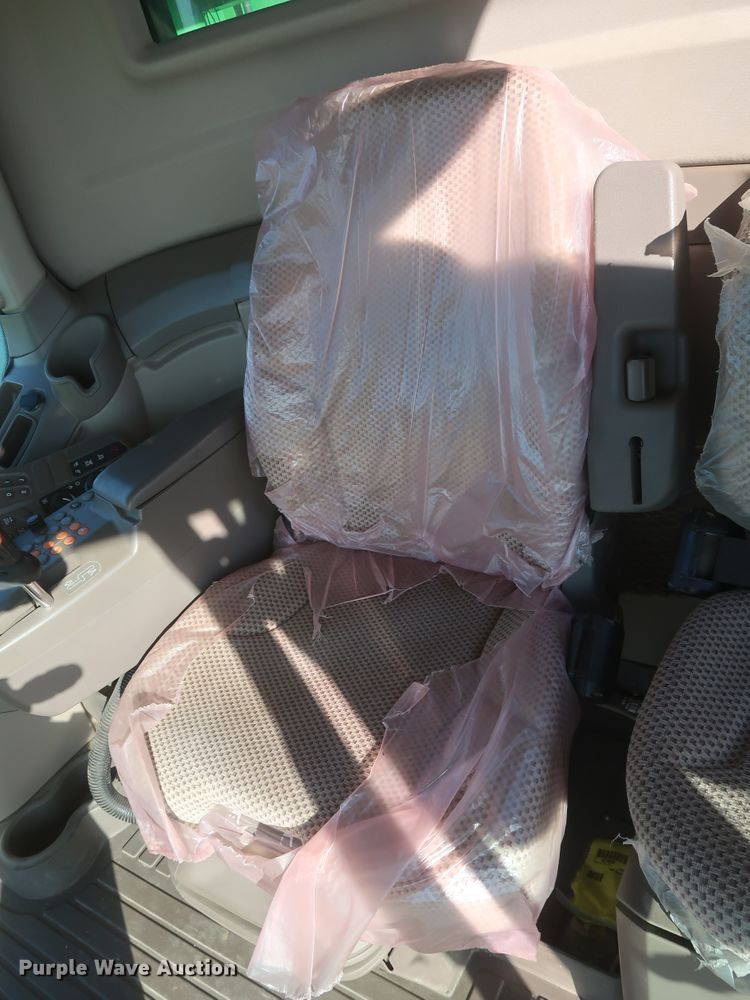 image for item DJ1821 2016 John Deere S670 STS  combine