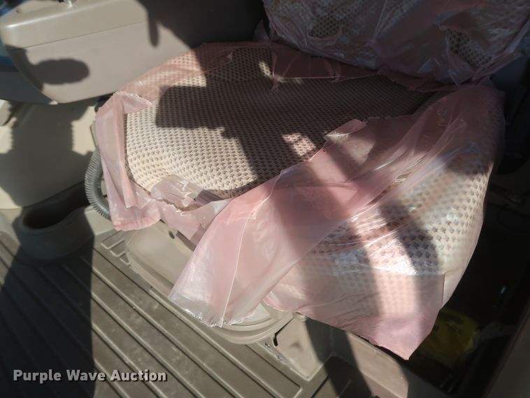 image for item DJ1821 2016 John Deere S670 STS  combine