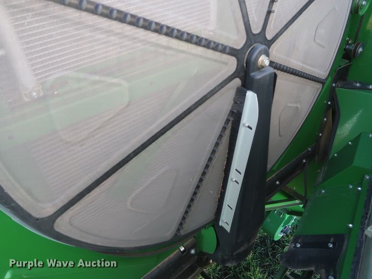 image for item DJ1821 2016 John Deere S670 STS  combine