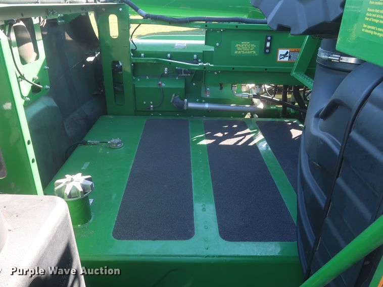 image for item DJ1821 2016 John Deere S670 STS  combine