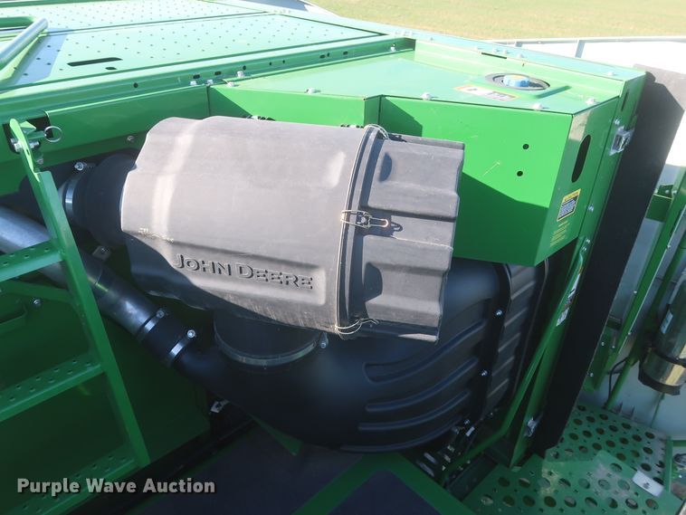 image for item DJ1821 2016 John Deere S670 STS  combine