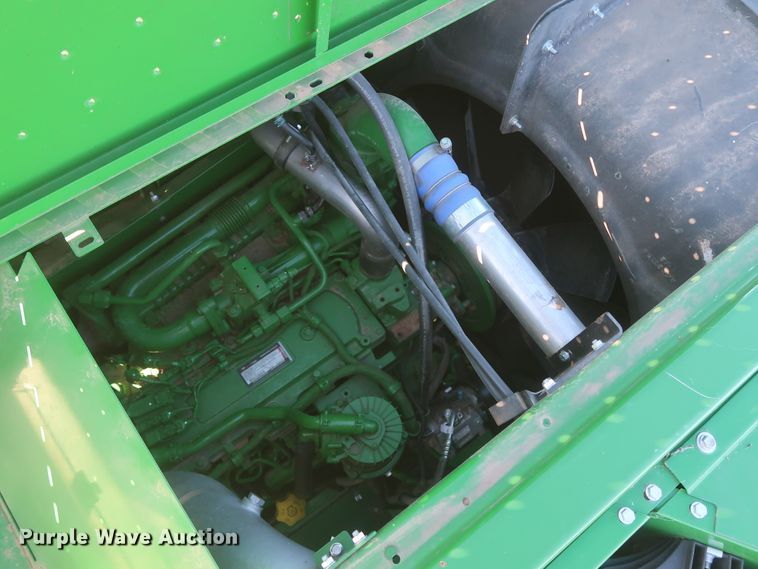 image for item DJ1821 2016 John Deere S670 STS  combine
