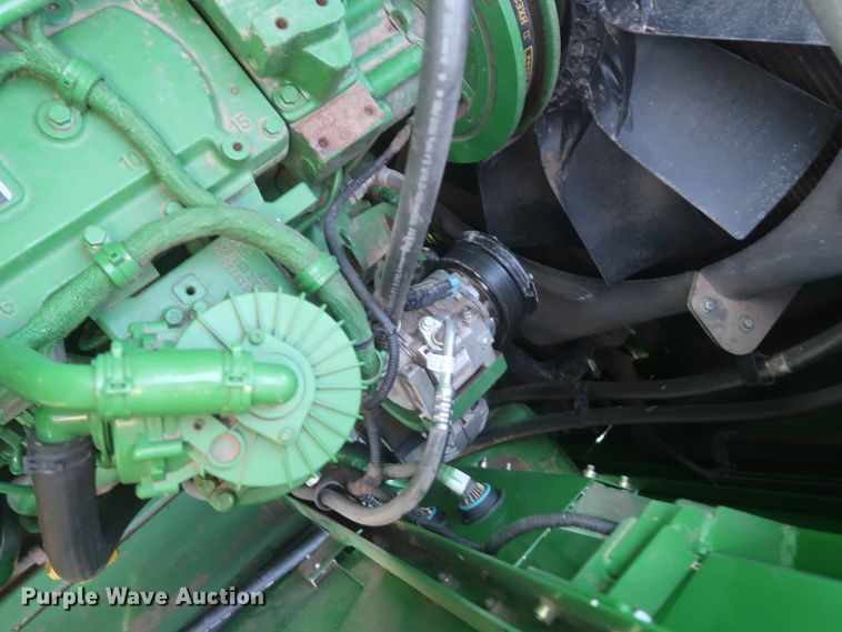 image for item DJ1821 2016 John Deere S670 STS  combine