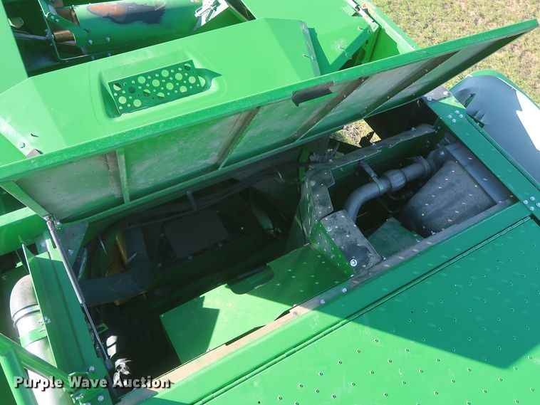 image for item DJ1821 2016 John Deere S670 STS  combine