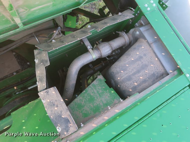 image for item DJ1821 2016 John Deere S670 STS  combine