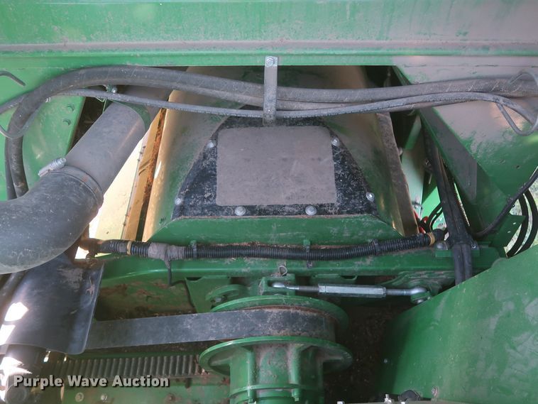 image for item DJ1821 2016 John Deere S670 STS  combine