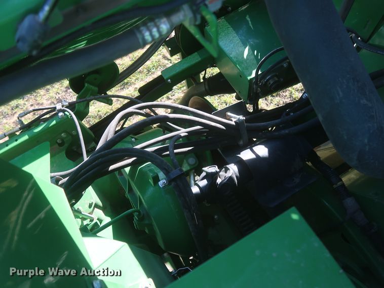 image for item DJ1821 2016 John Deere S670 STS  combine