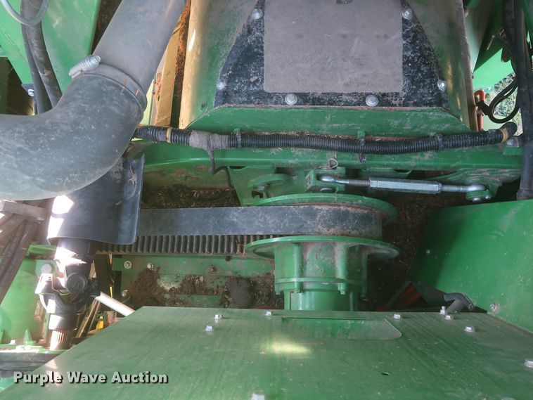 image for item DJ1821 2016 John Deere S670 STS  combine