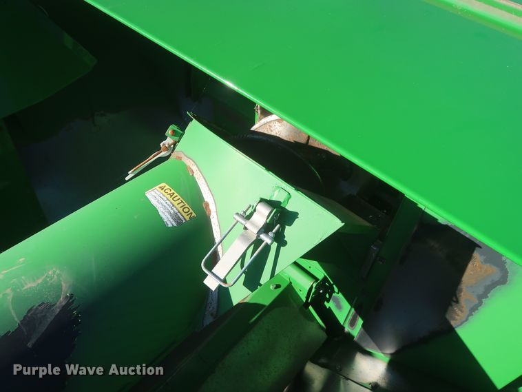 image for item DJ1821 2016 John Deere S670 STS  combine