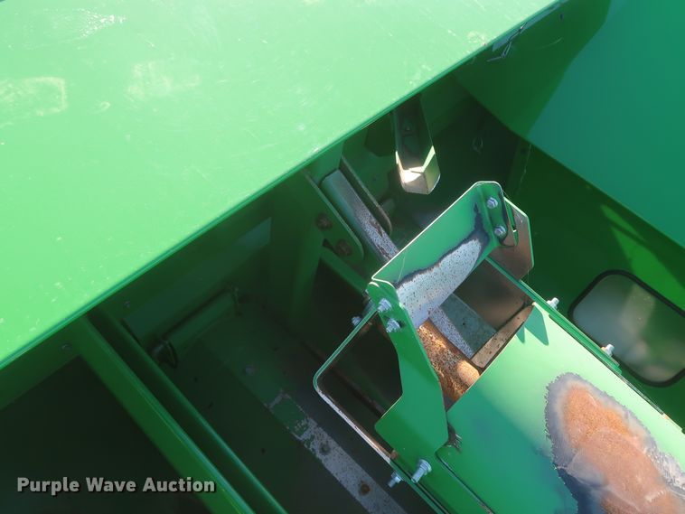 image for item DJ1821 2016 John Deere S670 STS  combine