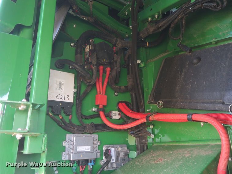image for item DJ1821 2016 John Deere S670 STS  combine