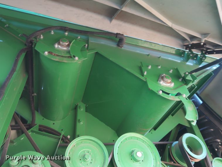 image for item DJ1821 2016 John Deere S670 STS  combine