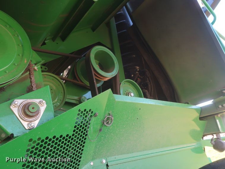 image for item DJ1821 2016 John Deere S670 STS  combine