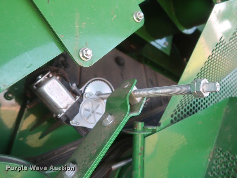 image for item DJ1821 2016 John Deere S670 STS  combine