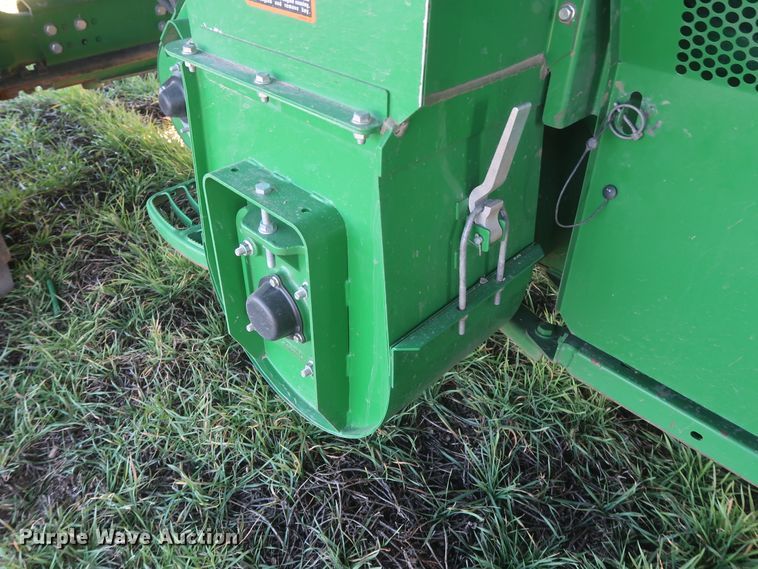 image for item DJ1821 2016 John Deere S670 STS  combine