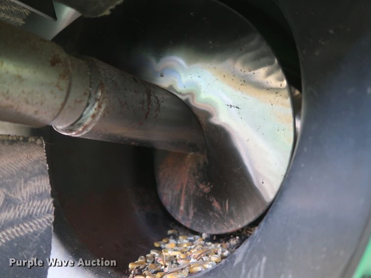 image for item DJ1821 2016 John Deere S670 STS  combine