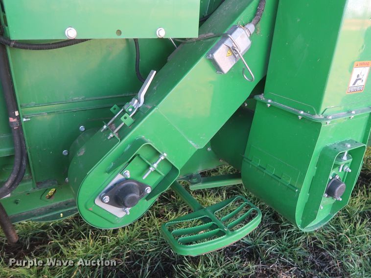 image for item DJ1821 2016 John Deere S670 STS  combine