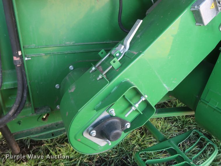 image for item DJ1821 2016 John Deere S670 STS  combine