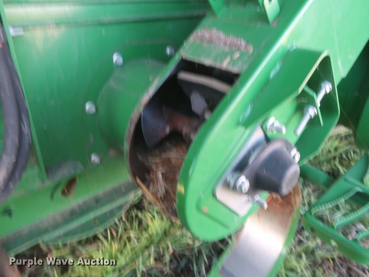 image for item DJ1821 2016 John Deere S670 STS  combine