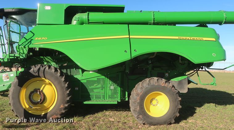 image for item DJ1821 2016 John Deere S670 STS  combine