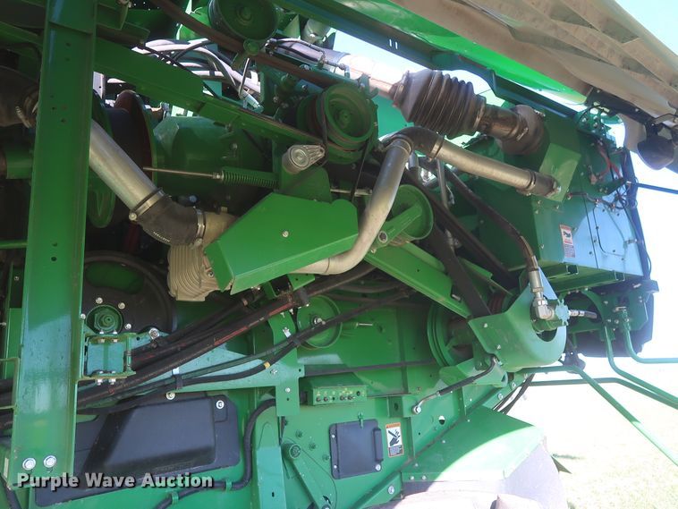 image for item DJ1821 2016 John Deere S670 STS  combine