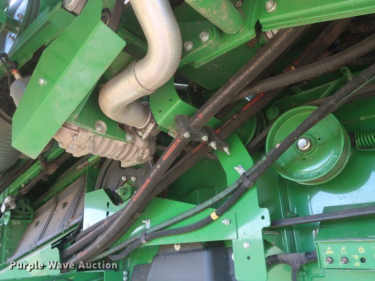 image for item DJ1821 2016 John Deere S670 STS  combine