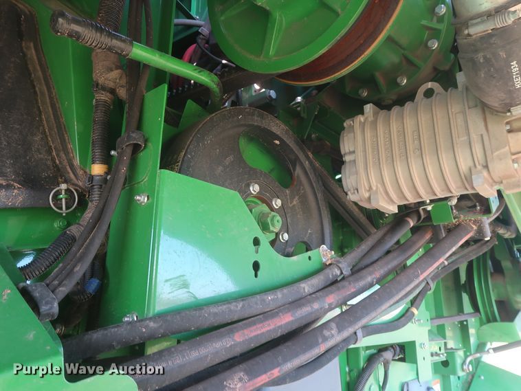 image for item DJ1821 2016 John Deere S670 STS  combine