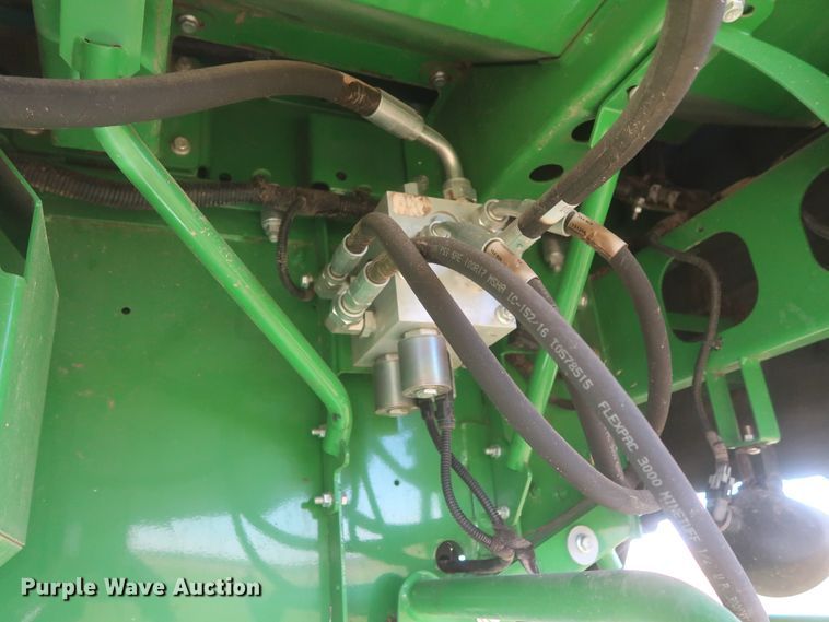 image for item DJ1821 2016 John Deere S670 STS  combine