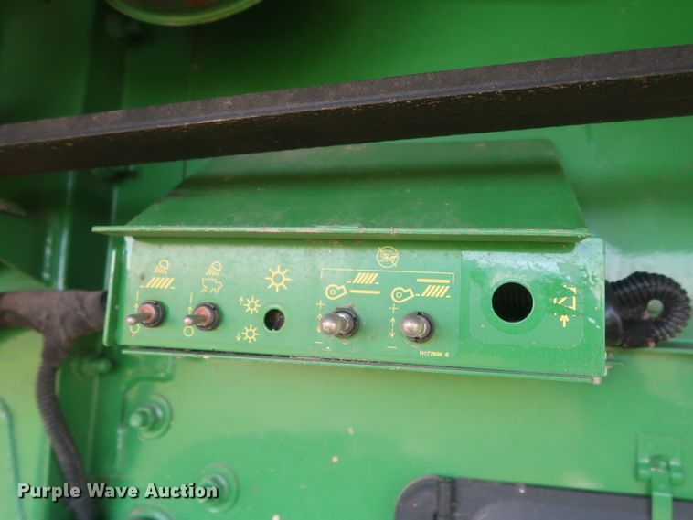 image for item DJ1821 2016 John Deere S670 STS  combine
