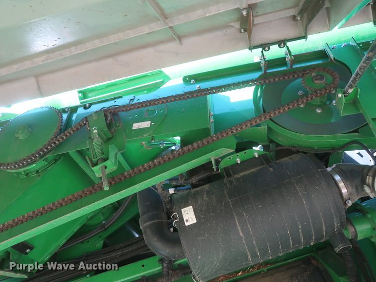 image for item DJ1821 2016 John Deere S670 STS  combine