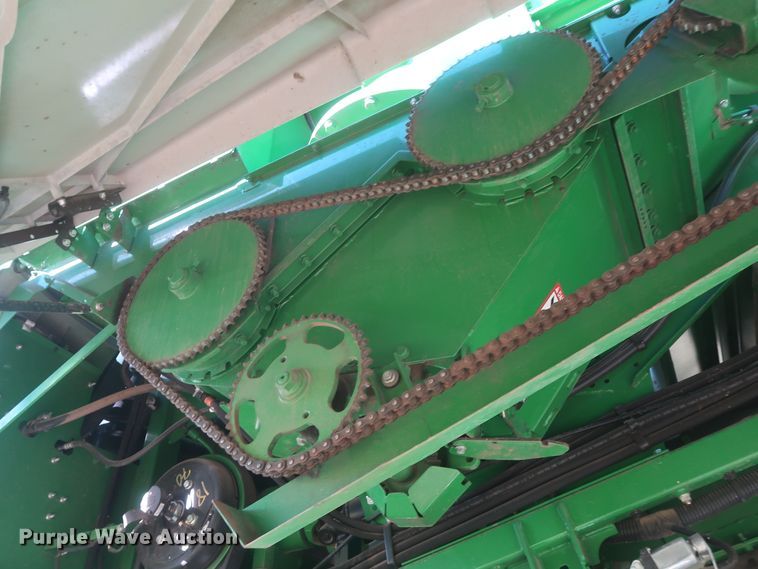 image for item DJ1821 2016 John Deere S670 STS  combine