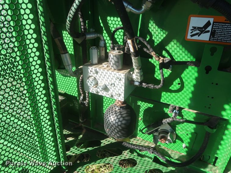 image for item DJ1821 2016 John Deere S670 STS  combine