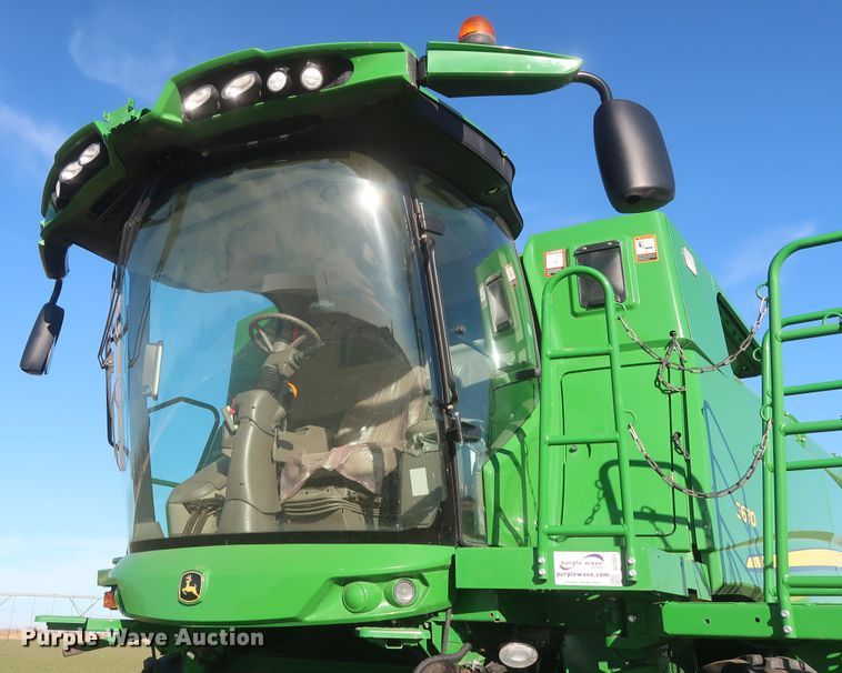 image for item DJ1821 2016 John Deere S670 STS  combine
