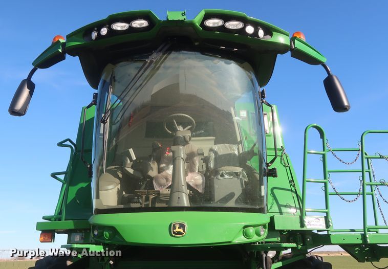 image for item DJ1821 2016 John Deere S670 STS  combine