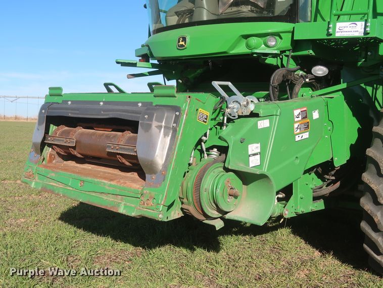 image for item DJ1821 2016 John Deere S670 STS  combine