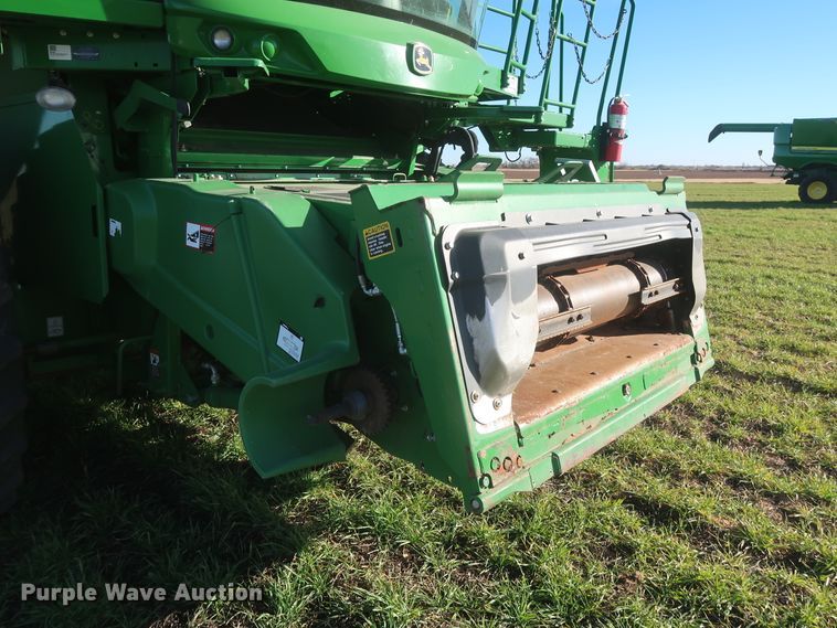 image for item DJ1821 2016 John Deere S670 STS  combine