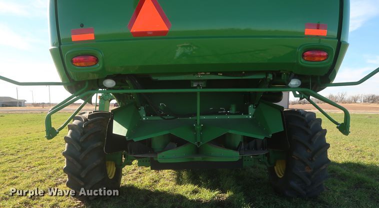 image for item DJ1821 2016 John Deere S670 STS  combine