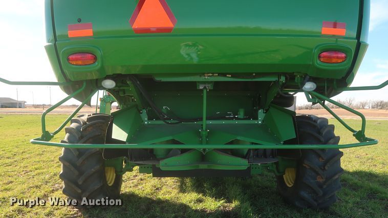 image for item DJ1821 2016 John Deere S670 STS  combine