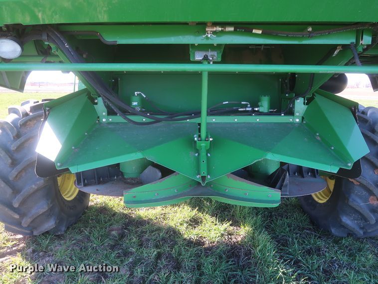 image for item DJ1821 2016 John Deere S670 STS  combine