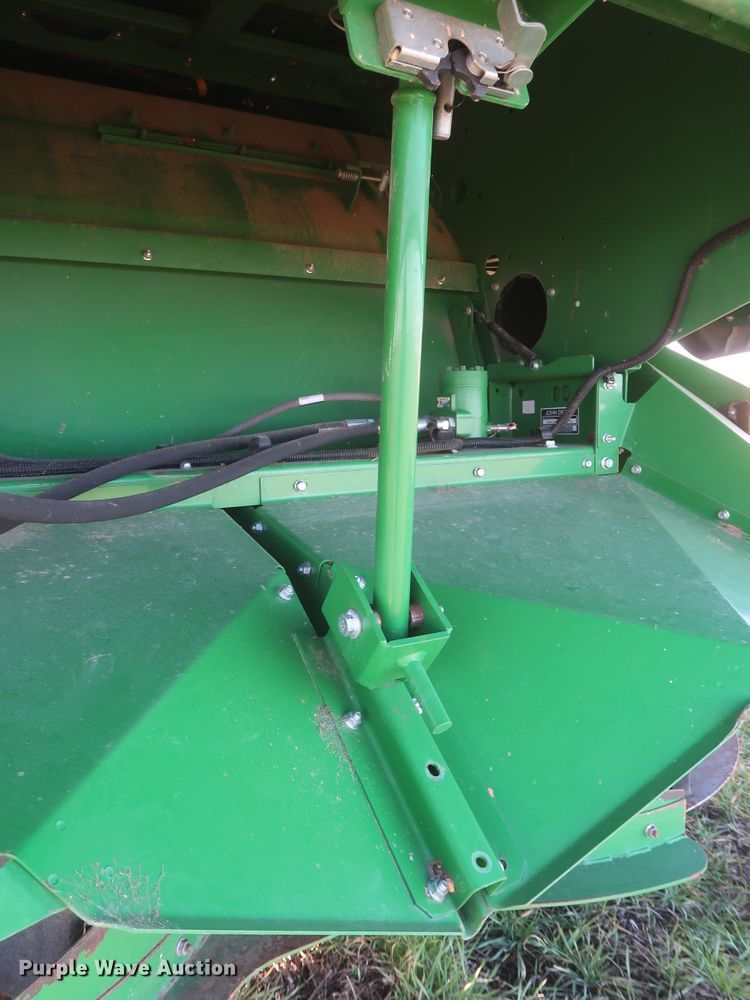 image for item DJ1821 2016 John Deere S670 STS  combine