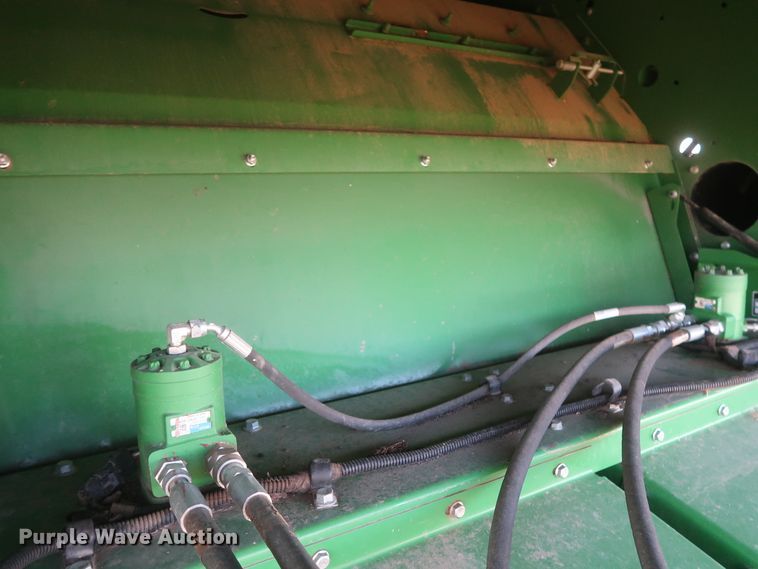 image for item DJ1821 2016 John Deere S670 STS  combine