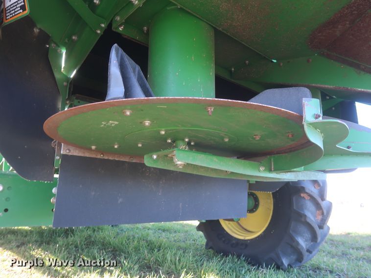 image for item DJ1821 2016 John Deere S670 STS  combine