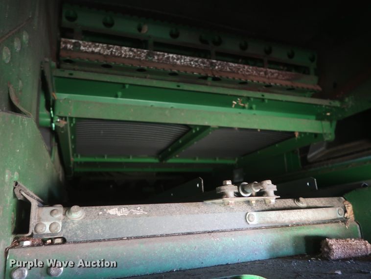 image for item DJ1821 2016 John Deere S670 STS  combine