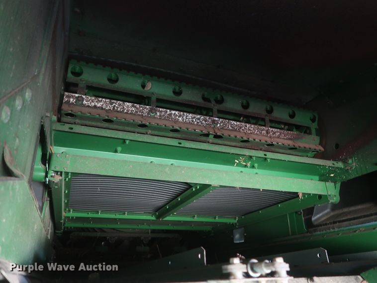 image for item DJ1821 2016 John Deere S670 STS  combine