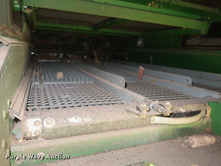 image for item DJ1821 2016 John Deere S670 STS  combine