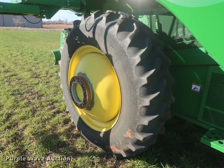 image for item DJ1821 2016 John Deere S670 STS  combine
