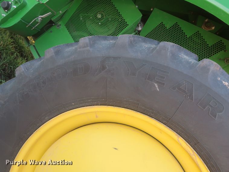 image for item DJ1821 2016 John Deere S670 STS  combine